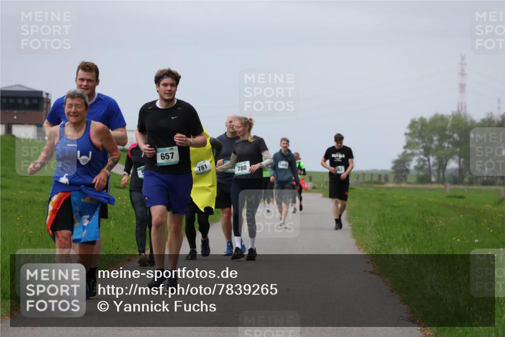 04.05.2025 - 8. Wedeler Halbmarathon Yannick Fuchs http://msf.ph/oto/7839265 04.05.2025 12:04:30 Laufen 657, 781, 780 meine-sportfotos.de