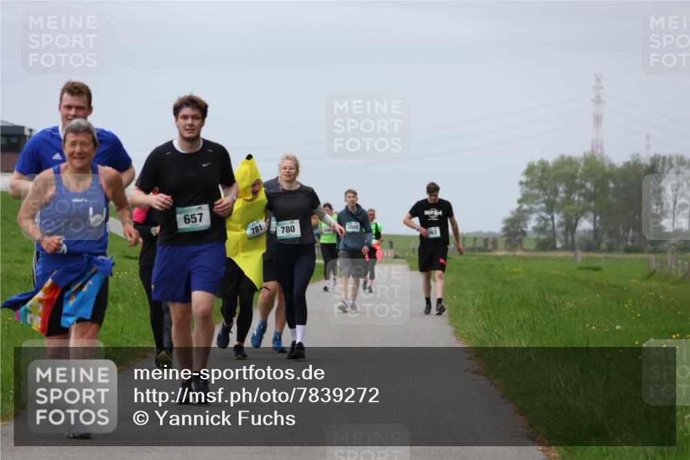 04.05.2025 - 8. Wedeler Halbmarathon Yannick Fuchs http://msf.ph/oto/7839272 04.05.2025 12:04:30 Laufen 657, 781, 780, 1005 meine-sportfotos.de