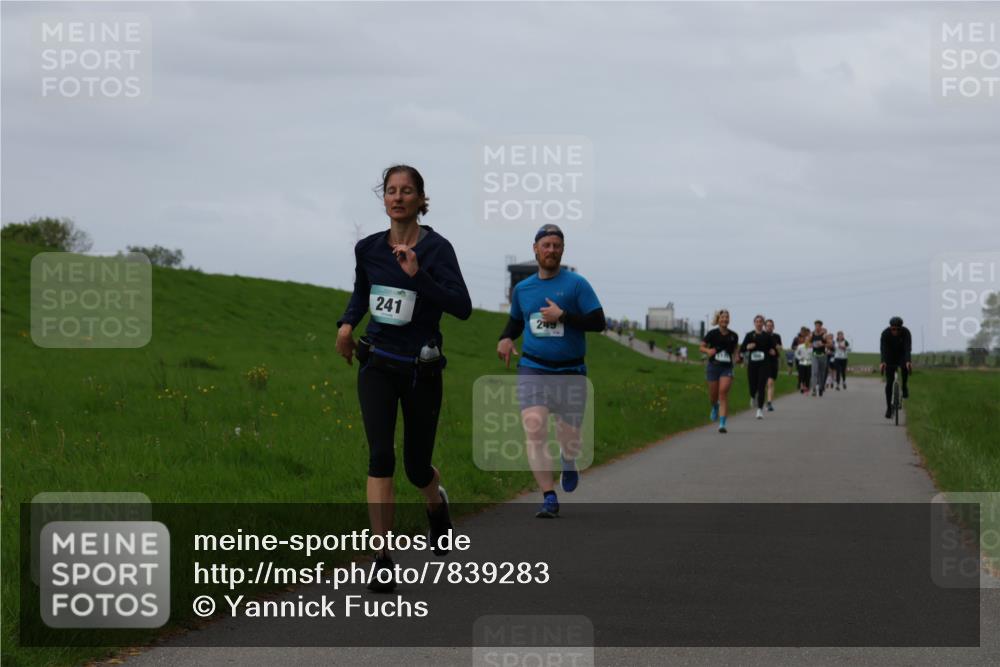 04.05.2025 - 8. Wedeler Halbmarathon Yannick Fuchs http://msf.ph/oto/7839283 04.05.2025 11:47:16 Laufen 241, 249 meine-sportfotos.de