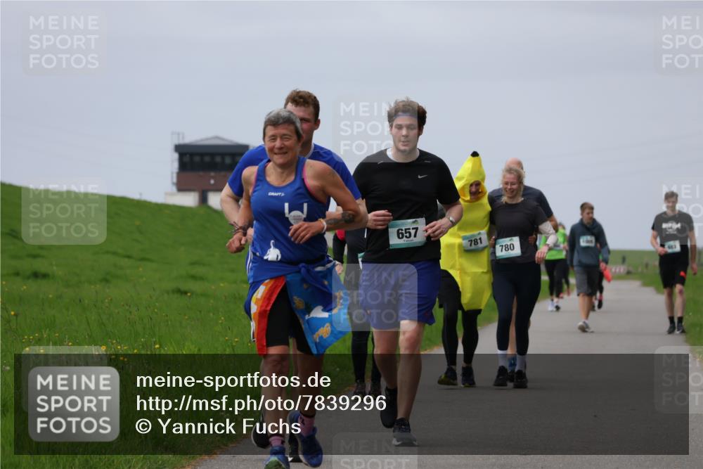04.05.2025 - 8. Wedeler Halbmarathon Yannick Fuchs http://msf.ph/oto/7839296 04.05.2025 12:04:32 Laufen 657, 781, 780 meine-sportfotos.de