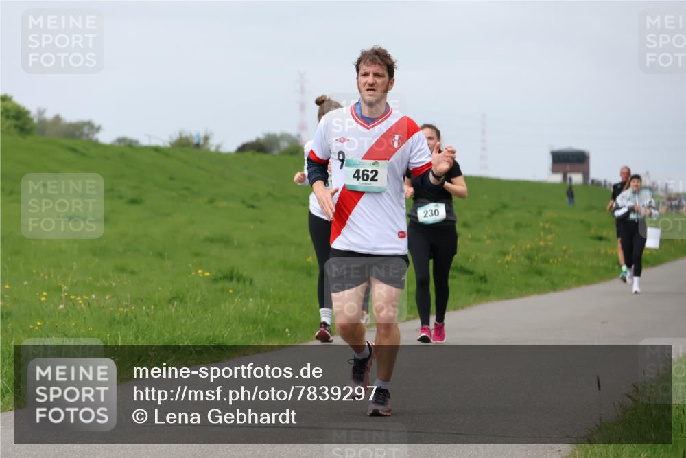04.05.2025 - 8. Wedeler Halbmarathon Lena Gebhardt http://msf.ph/oto/7839297 04.05.2025 11:42:47 Laufen 9, 462, 230 meine-sportfotos.de