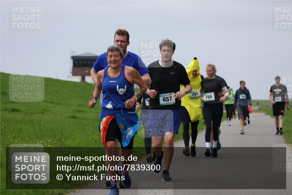 04.05.2025 - 8. Wedeler Halbmarathon Yannick Fuchs http://msf.ph/oto/7839300 04.05.2025 12:04:32 Laufen 657, 781, 780, 603 meine-sportfotos.de