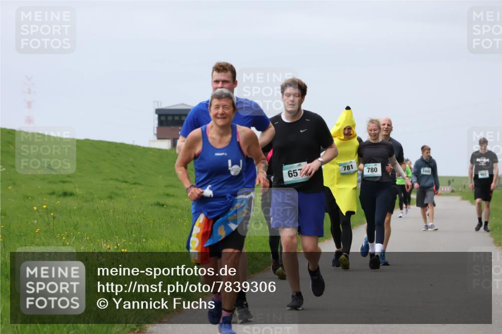 04.05.2025 - 8. Wedeler Halbmarathon Yannick Fuchs http://msf.ph/oto/7839306 04.05.2025 12:04:32 Laufen 6574, 781, 780, 1005, 683 meine-sportfotos.de