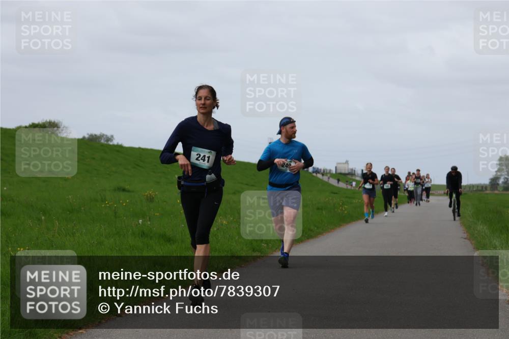 04.05.2025 - 8. Wedeler Halbmarathon Yannick Fuchs http://msf.ph/oto/7839307 04.05.2025 11:47:16 Laufen 241, 240 meine-sportfotos.de