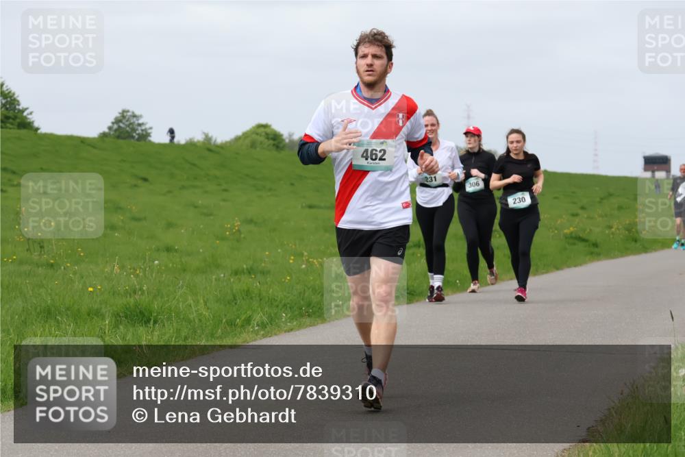 04.05.2025 - 8. Wedeler Halbmarathon Lena Gebhardt http://msf.ph/oto/7839310 04.05.2025 11:42:49 Laufen 462, 231, 306, 230 meine-sportfotos.de
