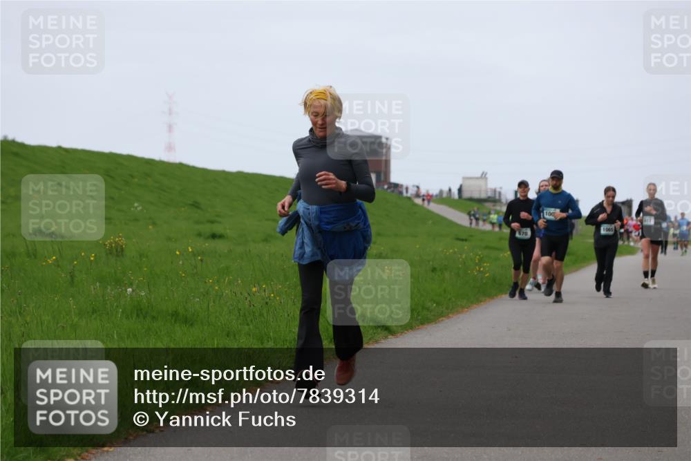 04.05.2025 - 8. Wedeler Halbmarathon Yannick Fuchs http://msf.ph/oto/7839314 04.05.2025 11:25:43 Laufen 670, 100, 1065 meine-sportfotos.de