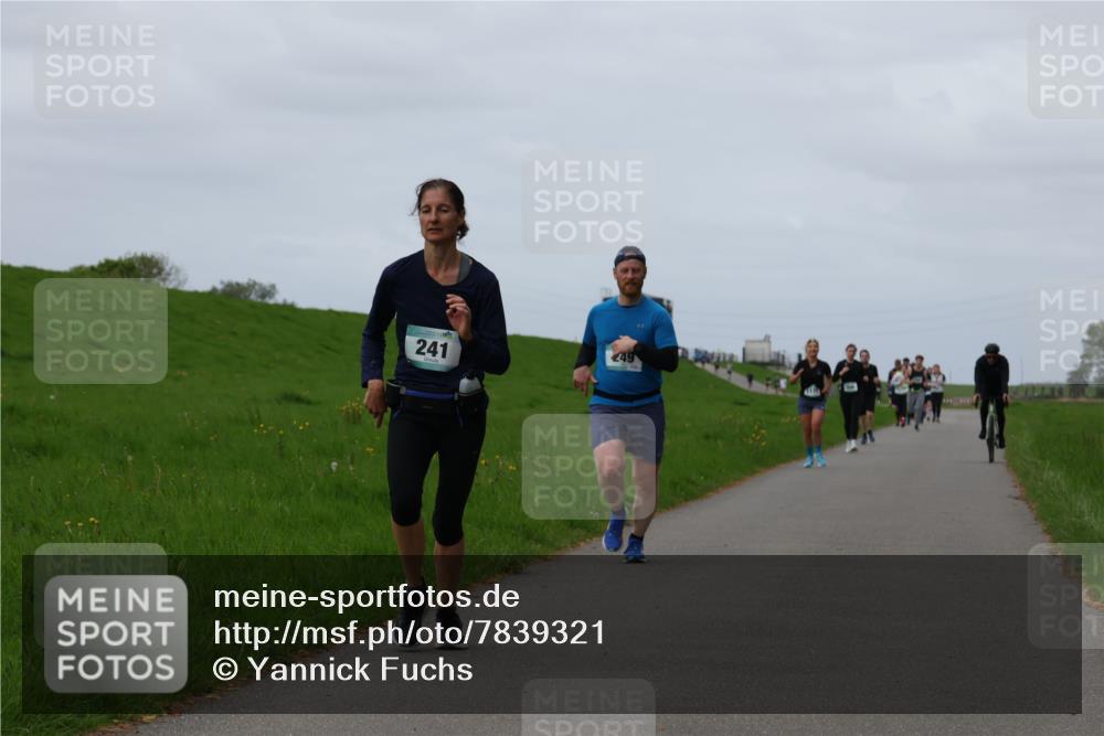04.05.2025 - 8. Wedeler Halbmarathon Yannick Fuchs http://msf.ph/oto/7839321 04.05.2025 11:47:16 Laufen 241 meine-sportfotos.de