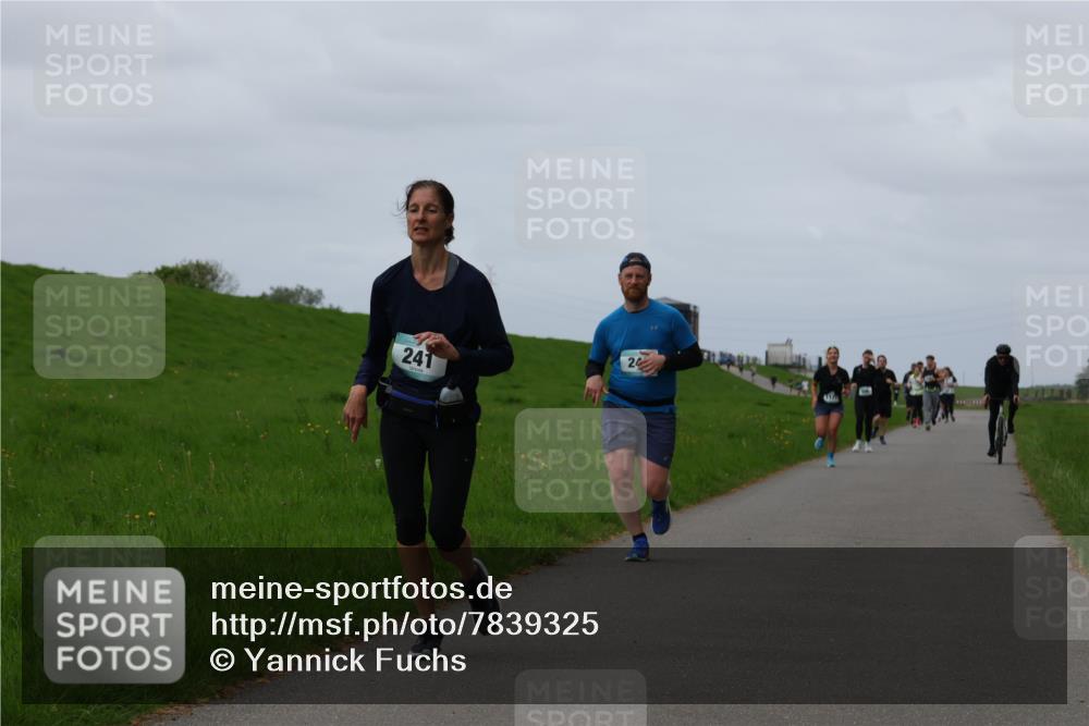 04.05.2025 - 8. Wedeler Halbmarathon Yannick Fuchs http://msf.ph/oto/7839325 04.05.2025 11:47:16 Laufen 241, 20 meine-sportfotos.de