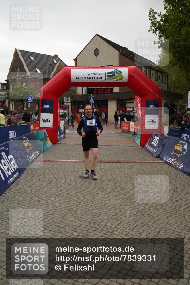 04.05.2025 - 8. Wedeler Halbmarathon Felixshl http://msf.ph/oto/7839331 04.05.2025 12:33:36 Ziel 53, 516, 531 meine-sportfotos.de