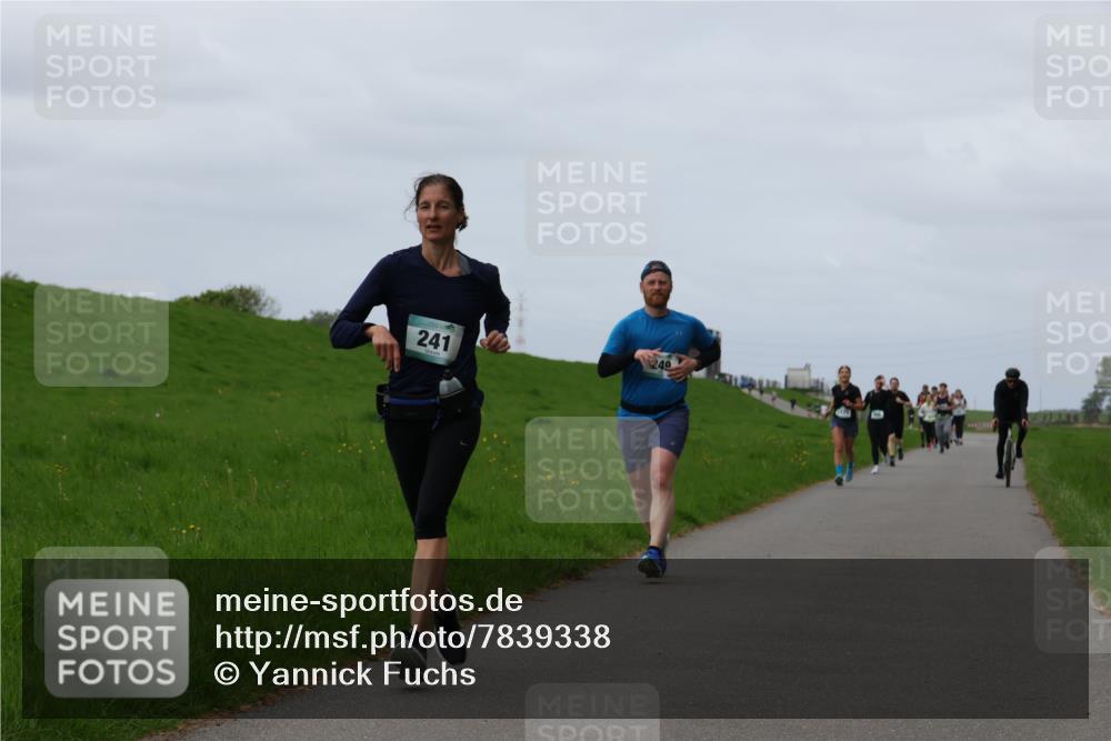 04.05.2025 - 8. Wedeler Halbmarathon Yannick Fuchs http://msf.ph/oto/7839338 04.05.2025 11:47:17 Laufen 241 meine-sportfotos.de