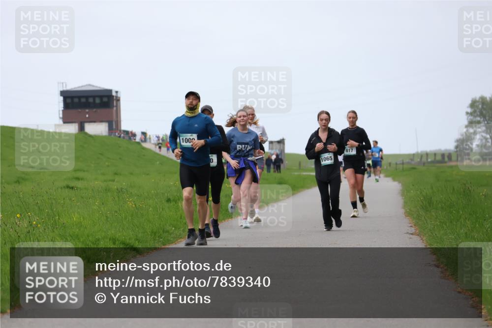 04.05.2025 - 8. Wedeler Halbmarathon Yannick Fuchs http://msf.ph/oto/7839340 04.05.2025 11:25:47 Laufen 1000, 817, 1065 meine-sportfotos.de