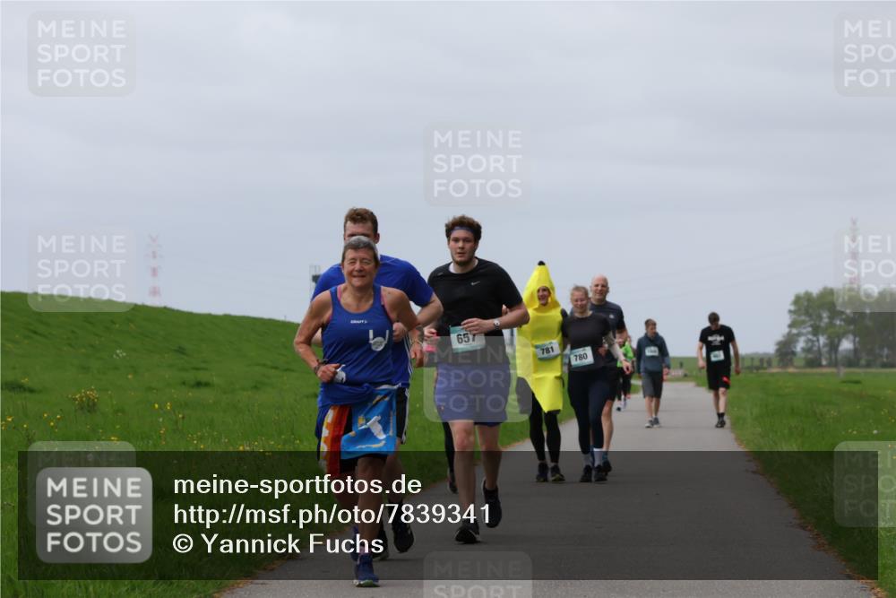 04.05.2025 - 8. Wedeler Halbmarathon Yannick Fuchs http://msf.ph/oto/7839341 04.05.2025 12:04:33 Laufen 657, 781, 780 meine-sportfotos.de