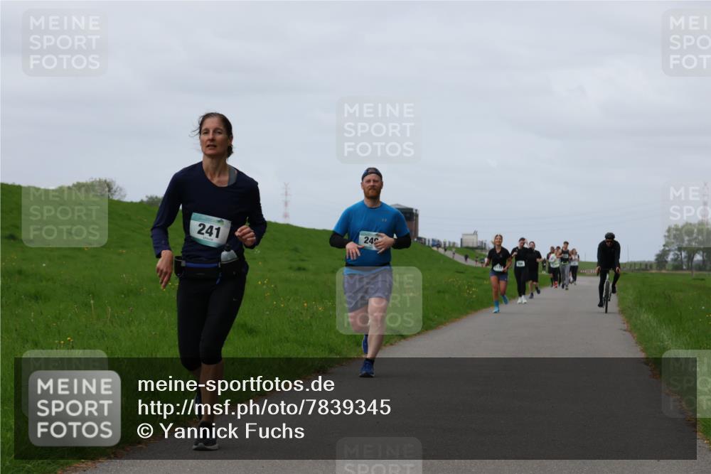 04.05.2025 - 8. Wedeler Halbmarathon Yannick Fuchs http://msf.ph/oto/7839345 04.05.2025 11:47:17 Laufen 241, 24 meine-sportfotos.de