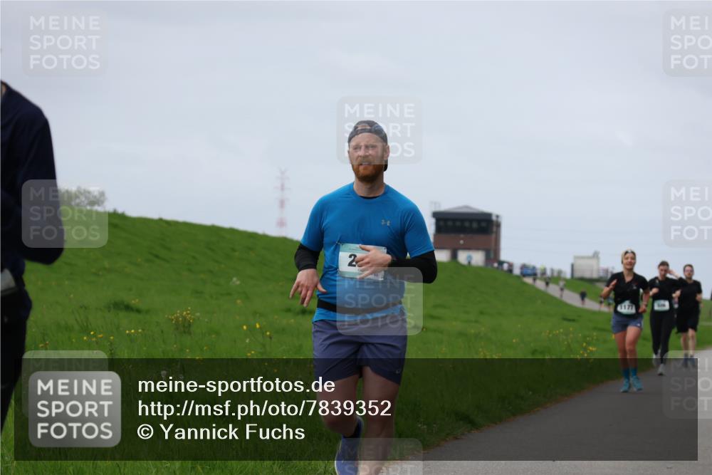04.05.2025 - 8. Wedeler Halbmarathon Yannick Fuchs http://msf.ph/oto/7839352 04.05.2025 11:47:18 Laufen 2, 1177 meine-sportfotos.de