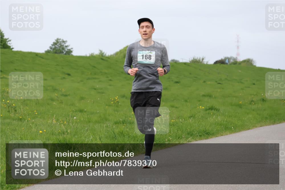 04.05.2025 - 8. Wedeler Halbmarathon Lena Gebhardt http://msf.ph/oto/7839370 04.05.2025 11:43:10 Laufen 168 meine-sportfotos.de