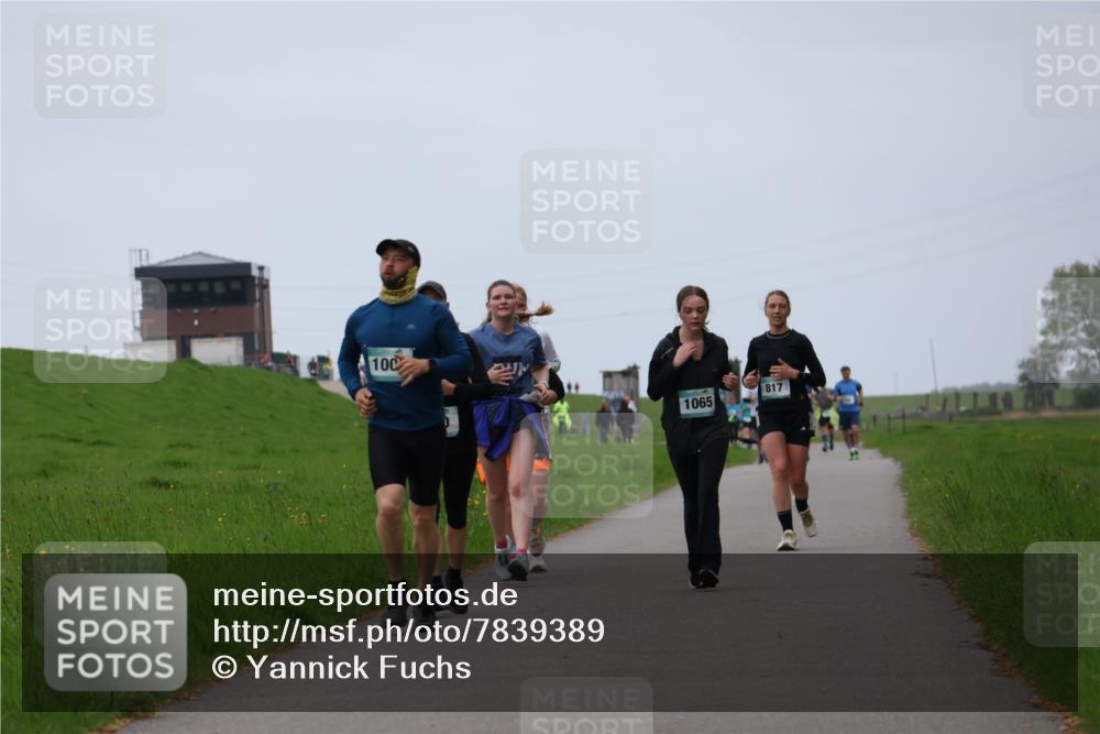 04.05.2025 - 8. Wedeler Halbmarathon Yannick Fuchs http://msf.ph/oto/7839389 04.05.2025 11:25:48 Laufen 100, 1065, 817 meine-sportfotos.de