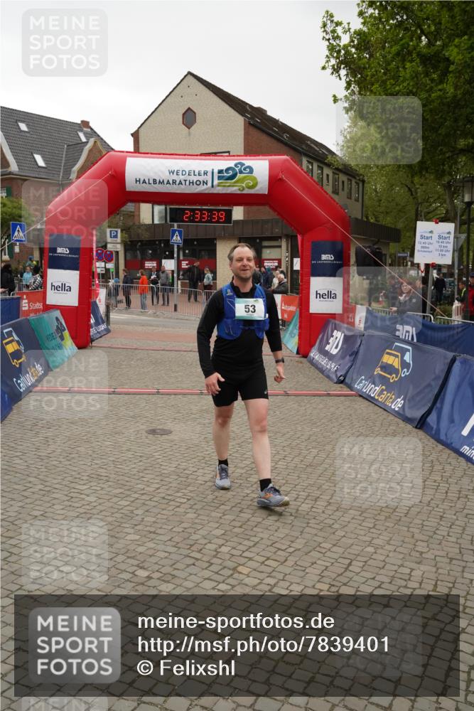 04.05.2025 - 8. Wedeler Halbmarathon Felixshl http://msf.ph/oto/7839401 04.05.2025 12:33:37 Ziel 53, 516, 531 meine-sportfotos.de