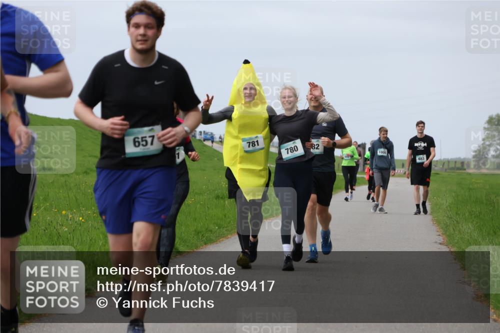 04.05.2025 - 8. Wedeler Halbmarathon Yannick Fuchs http://msf.ph/oto/7839417 04.05.2025 12:04:36 Laufen 657, 781, 780, 82, 500, 1005, 683 meine-sportfotos.de