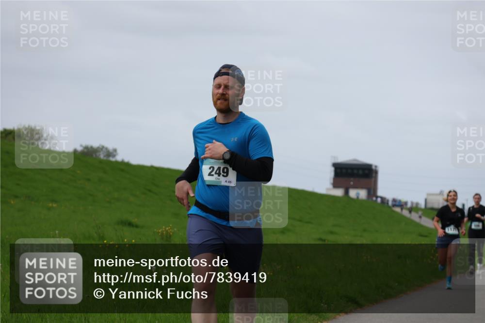 04.05.2025 - 8. Wedeler Halbmarathon Yannick Fuchs http://msf.ph/oto/7839419 04.05.2025 11:47:19 Laufen 249, 45 meine-sportfotos.de