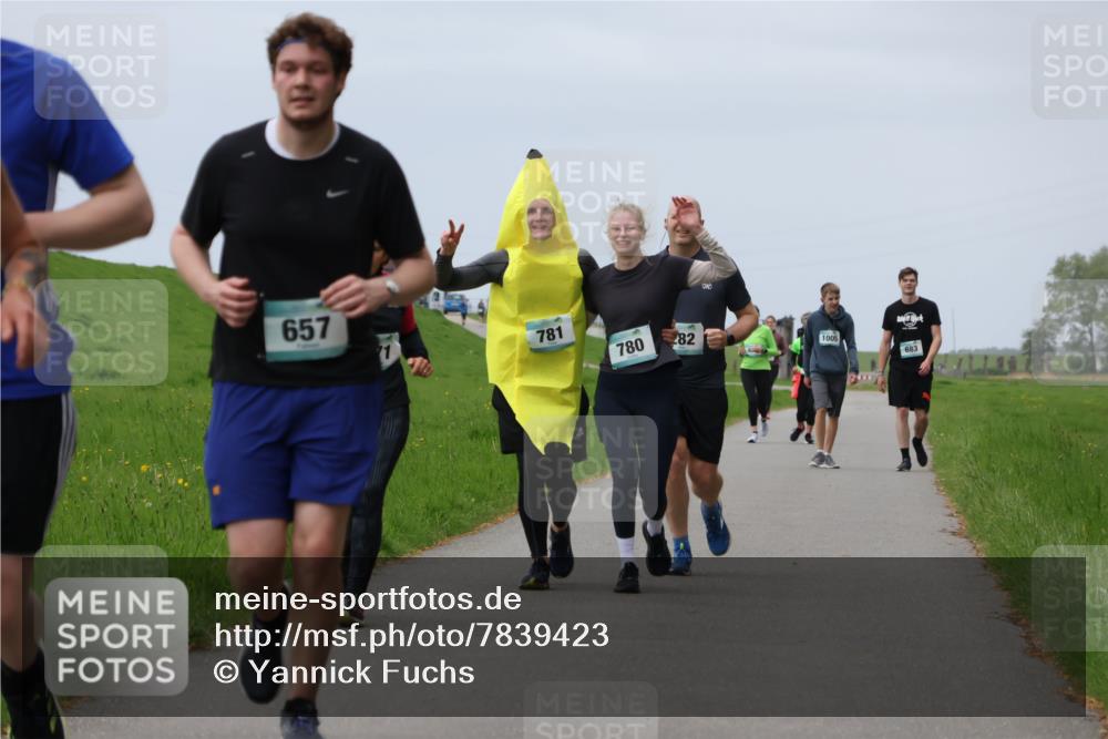 04.05.2025 - 8. Wedeler Halbmarathon Yannick Fuchs http://msf.ph/oto/7839423 04.05.2025 12:04:36 Laufen 657, 781, 780, 282, 1005, 683 meine-sportfotos.de