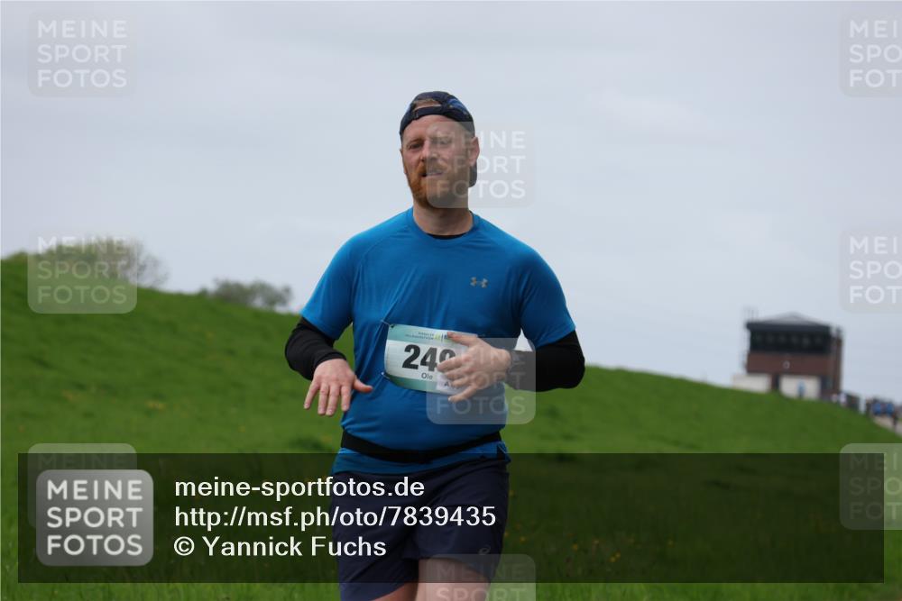 04.05.2025 - 8. Wedeler Halbmarathon Yannick Fuchs http://msf.ph/oto/7839435 04.05.2025 11:47:19 Laufen 240 meine-sportfotos.de