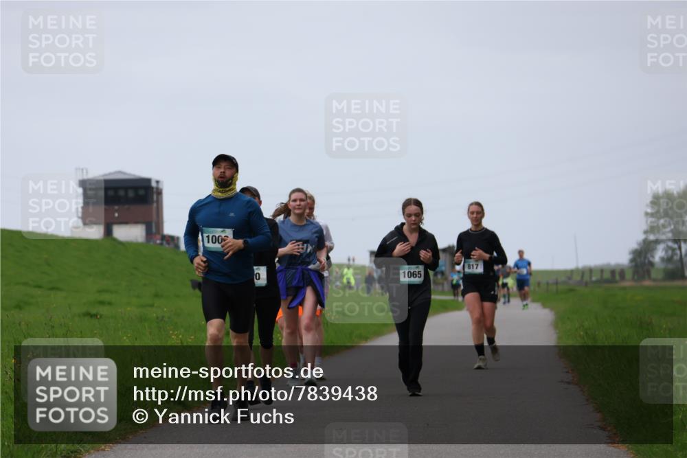 04.05.2025 - 8. Wedeler Halbmarathon Yannick Fuchs http://msf.ph/oto/7839438 04.05.2025 11:25:49 Laufen 100, 0, 1065, 817 meine-sportfotos.de