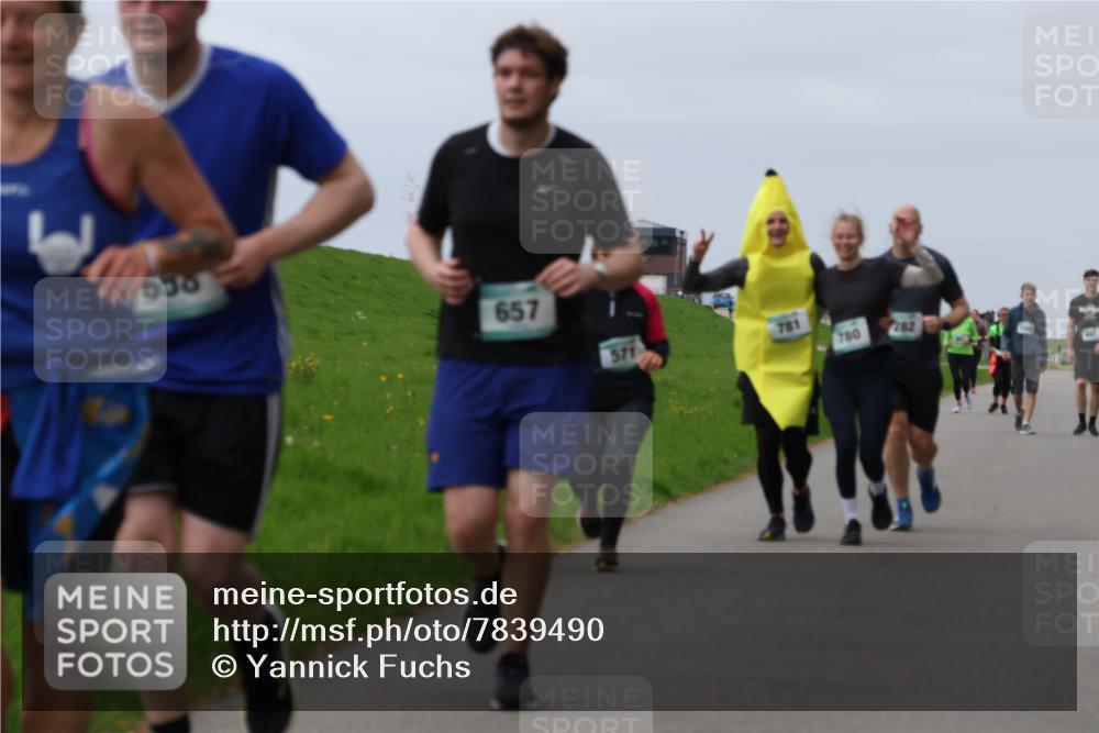 04.05.2025 - 8. Wedeler Halbmarathon Yannick Fuchs http://msf.ph/oto/7839490 04.05.2025 12:04:36 Laufen 658, 657, 571, 781, 780, 282 meine-sportfotos.de