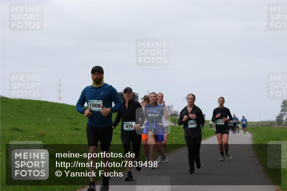 04.05.2025 - 8. Wedeler Halbmarathon Yannick Fuchs http://msf.ph/oto/7839498 04.05.2025 11:25:52 Laufen 1000, 670, 1065, 817 meine-sportfotos.de