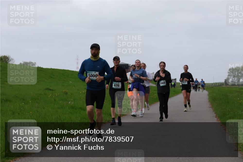 04.05.2025 - 8. Wedeler Halbmarathon Yannick Fuchs http://msf.ph/oto/7839507 04.05.2025 11:25:53 Laufen 1, 000, 670, 1065, 8171 meine-sportfotos.de