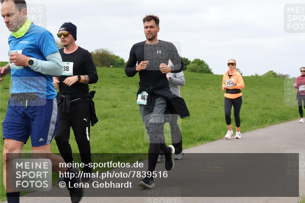 04.05.2025 - 8. Wedeler Halbmarathon Lena Gebhardt http://msf.ph/oto/7839516 04.05.2025 11:43:59 Laufen 38, 467, 55, 317 meine-sportfotos.de