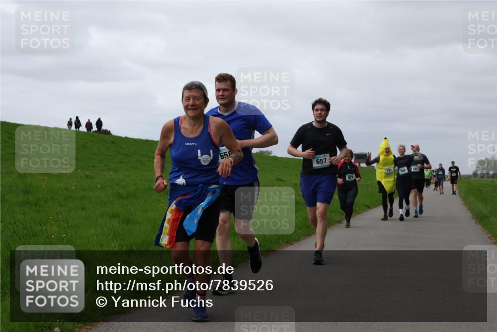 04.05.2025 - 8. Wedeler Halbmarathon Yannick Fuchs http://msf.ph/oto/7839526 04.05.2025 12:04:37 Laufen 658, 657, 571, 780, 2821 meine-sportfotos.de