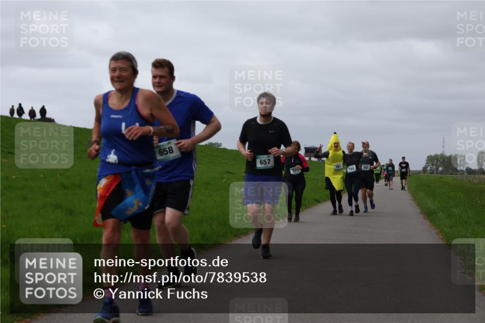 04.05.2025 - 8. Wedeler Halbmarathon Yannick Fuchs http://msf.ph/oto/7839538 04.05.2025 12:04:37 Laufen 658, 657, 571, 780, 282 meine-sportfotos.de