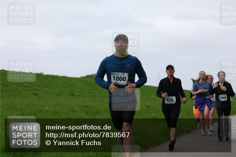 04.05.2025 - 8. Wedeler Halbmarathon Yannick Fuchs http://msf.ph/oto/7839567 04.05.2025 11:25:55 Laufen 1000, 670, 1065 meine-sportfotos.de