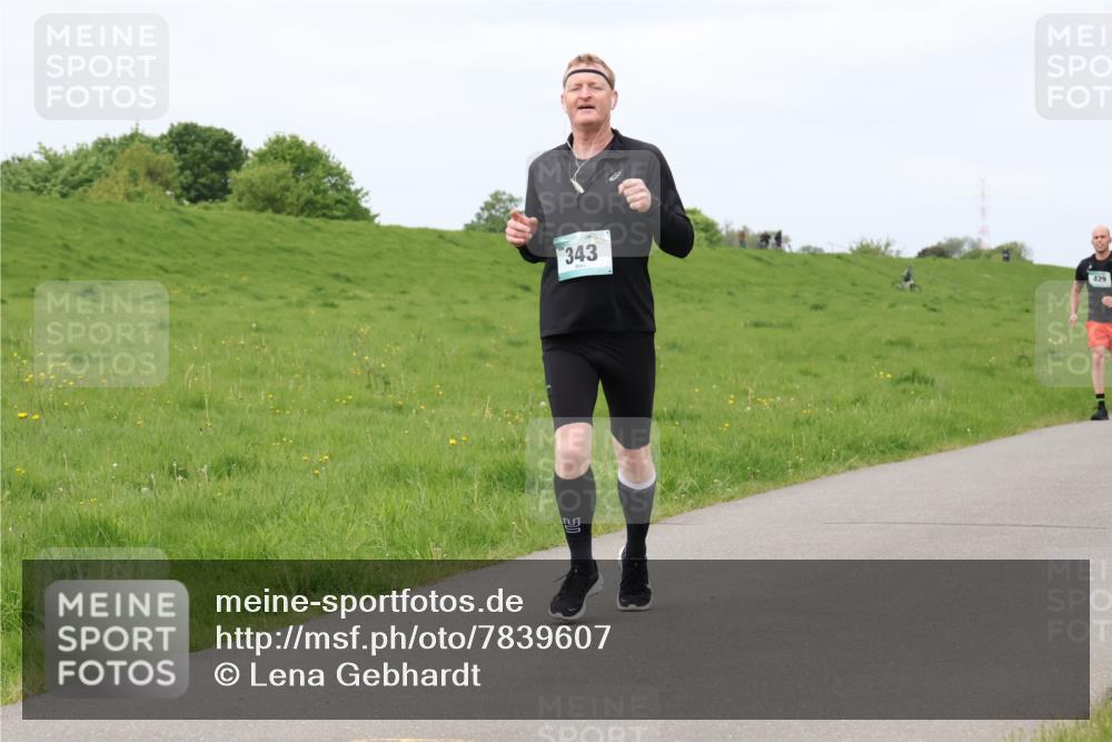 04.05.2025 - 8. Wedeler Halbmarathon Lena Gebhardt http://msf.ph/oto/7839607 04.05.2025 11:44:21 Laufen 343, 429 meine-sportfotos.de