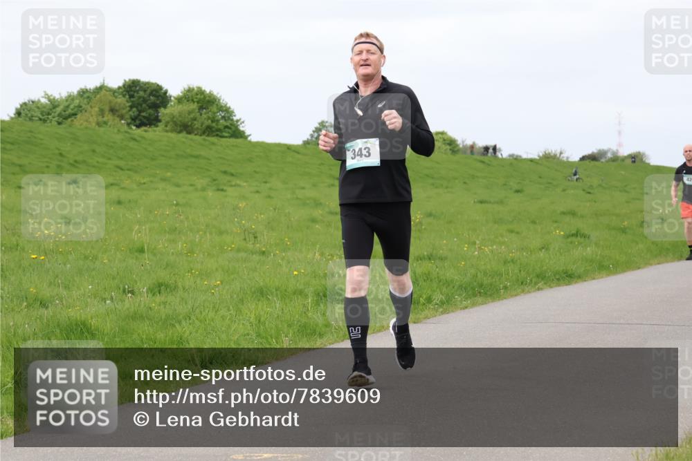 04.05.2025 - 8. Wedeler Halbmarathon Lena Gebhardt http://msf.ph/oto/7839609 04.05.2025 11:44:21 Laufen 343 meine-sportfotos.de