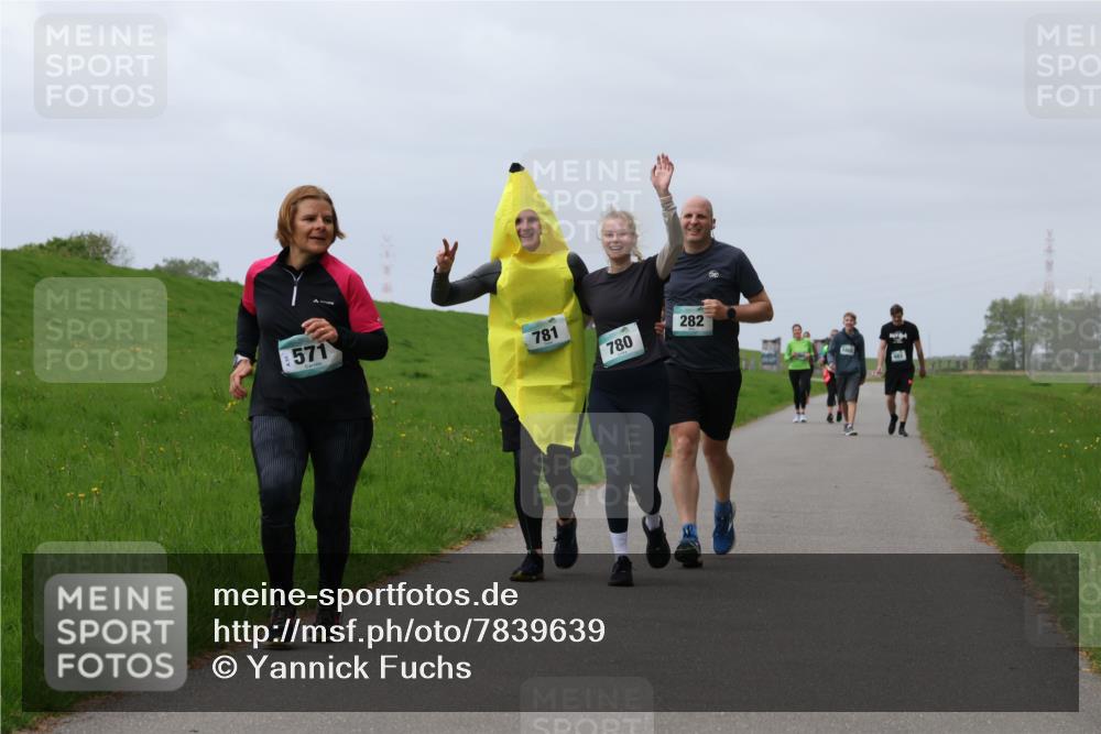 04.05.2025 - 8. Wedeler Halbmarathon Yannick Fuchs http://msf.ph/oto/7839639 04.05.2025 12:04:39 Laufen 571, 781, 780, 282, 500, 1005 meine-sportfotos.de
