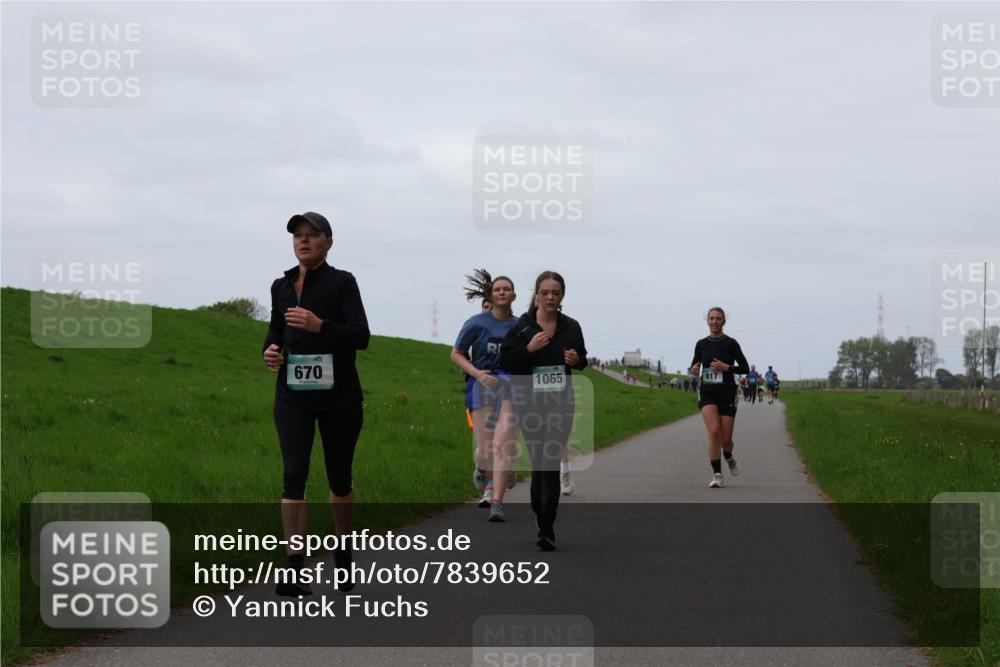 04.05.2025 - 8. Wedeler Halbmarathon Yannick Fuchs http://msf.ph/oto/7839652 04.05.2025 11:25:56 Laufen 670, 1065, 817 meine-sportfotos.de