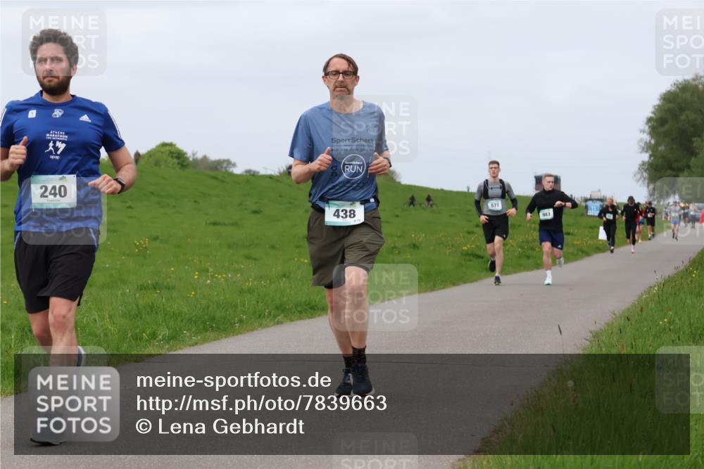 04.05.2025 - 8. Wedeler Halbmarathon Lena Gebhardt http://msf.ph/oto/7839663 04.05.2025 11:44:42 Laufen 240, 438, 577, 983 meine-sportfotos.de