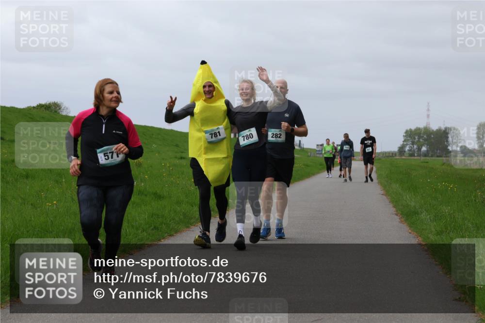 04.05.2025 - 8. Wedeler Halbmarathon Yannick Fuchs http://msf.ph/oto/7839676 04.05.2025 12:04:40 Laufen 571, 781, 780, 282 meine-sportfotos.de