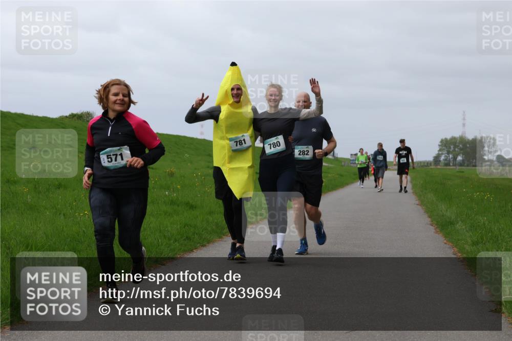 04.05.2025 - 8. Wedeler Halbmarathon Yannick Fuchs http://msf.ph/oto/7839694 04.05.2025 12:04:40 Laufen 571, 781, 780, 282 meine-sportfotos.de