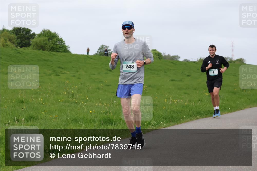 04.05.2025 - 8. Wedeler Halbmarathon Lena Gebhardt http://msf.ph/oto/7839715 04.05.2025 11:45:15 Laufen 248, 1 meine-sportfotos.de