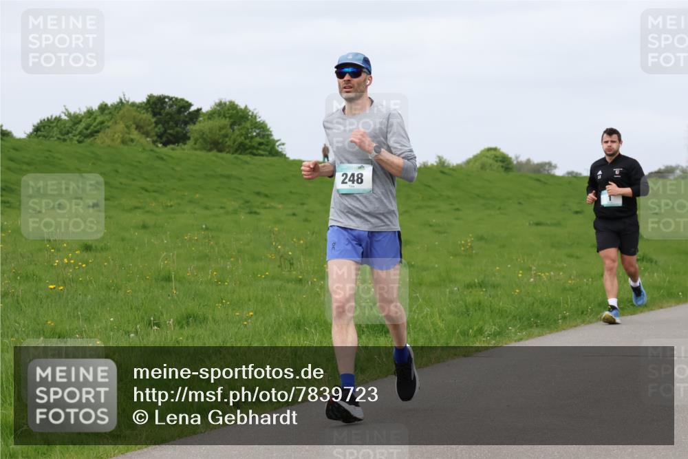 04.05.2025 - 8. Wedeler Halbmarathon Lena Gebhardt http://msf.ph/oto/7839723 04.05.2025 11:45:16 Laufen 248 meine-sportfotos.de