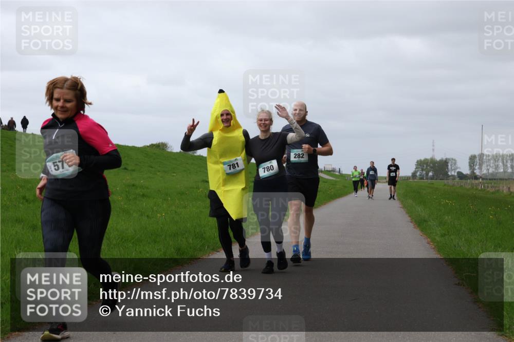04.05.2025 - 8. Wedeler Halbmarathon Yannick Fuchs http://msf.ph/oto/7839734 04.05.2025 12:04:42 Laufen 57, 781, 780, 282 meine-sportfotos.de