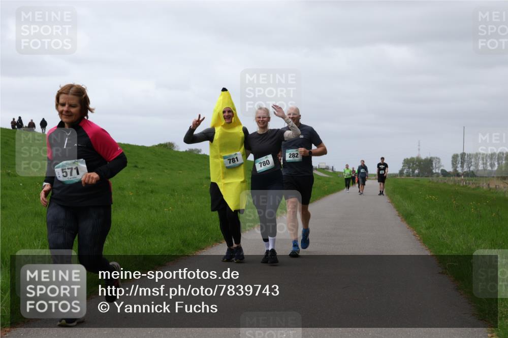 04.05.2025 - 8. Wedeler Halbmarathon Yannick Fuchs http://msf.ph/oto/7839743 04.05.2025 12:04:42 Laufen 571, 781, 780, 282 meine-sportfotos.de