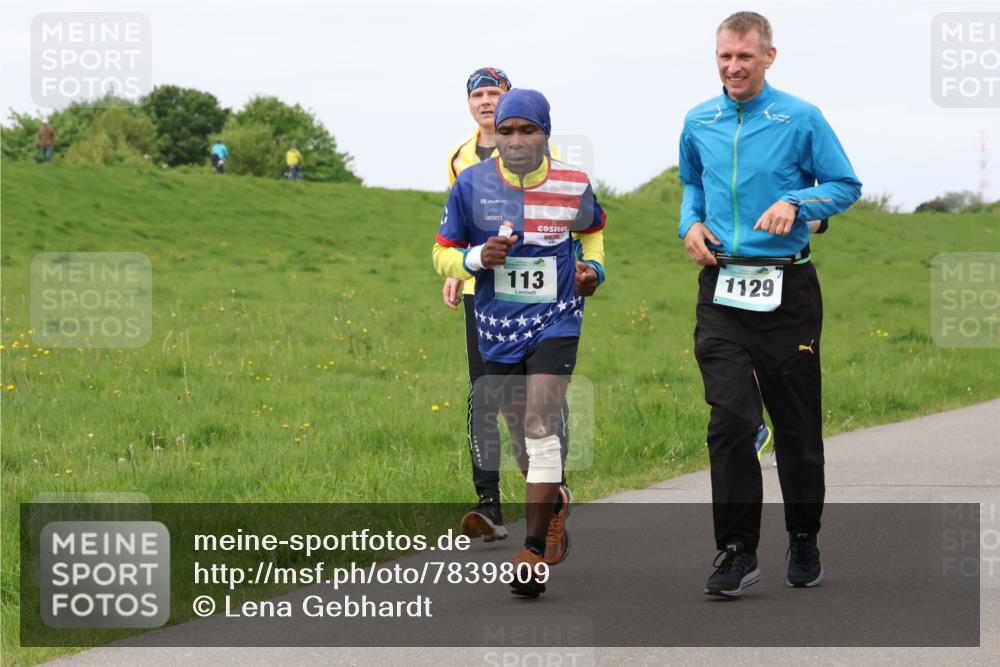 04.05.2025 - 8. Wedeler Halbmarathon Lena Gebhardt http://msf.ph/oto/7839809 04.05.2025 11:45:51 Laufen 113, 1129 meine-sportfotos.de