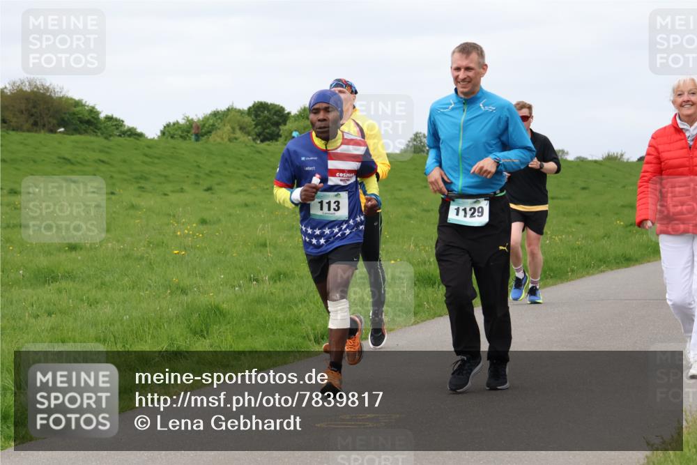 04.05.2025 - 8. Wedeler Halbmarathon Lena Gebhardt http://msf.ph/oto/7839817 04.05.2025 11:45:51 Laufen 113, 1129 meine-sportfotos.de