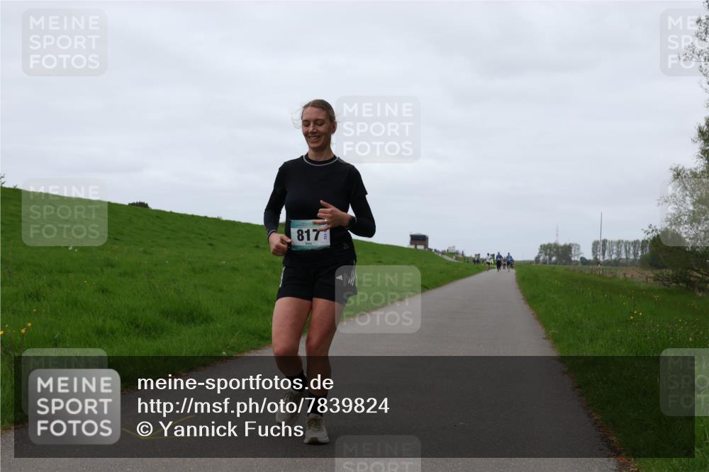 04.05.2025 - 8. Wedeler Halbmarathon Yannick Fuchs http://msf.ph/oto/7839824 04.05.2025 11:26:02 Laufen 817 meine-sportfotos.de