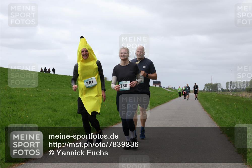 04.05.2025 - 8. Wedeler Halbmarathon Yannick Fuchs http://msf.ph/oto/7839836 04.05.2025 12:04:43 Laufen 781, 780, 10 meine-sportfotos.de
