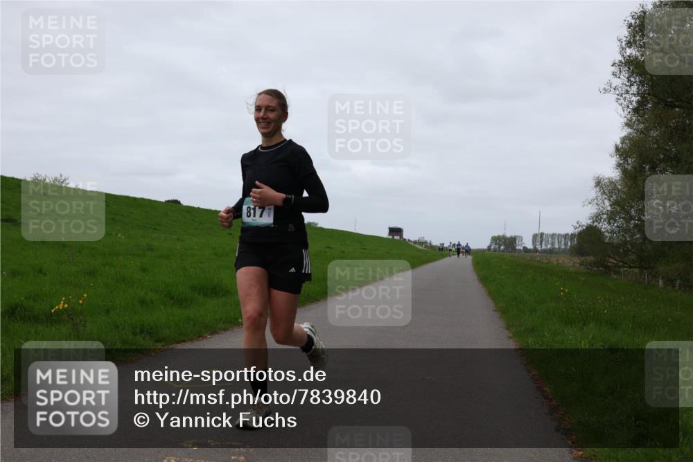 04.05.2025 - 8. Wedeler Halbmarathon Yannick Fuchs http://msf.ph/oto/7839840 04.05.2025 11:26:03 Laufen 817 meine-sportfotos.de