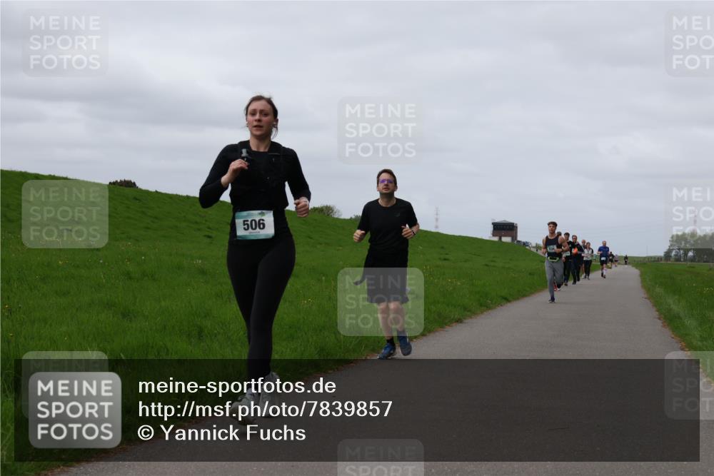 04.05.2025 - 8. Wedeler Halbmarathon Yannick Fuchs http://msf.ph/oto/7839857 04.05.2025 11:47:34 Laufen 506 meine-sportfotos.de